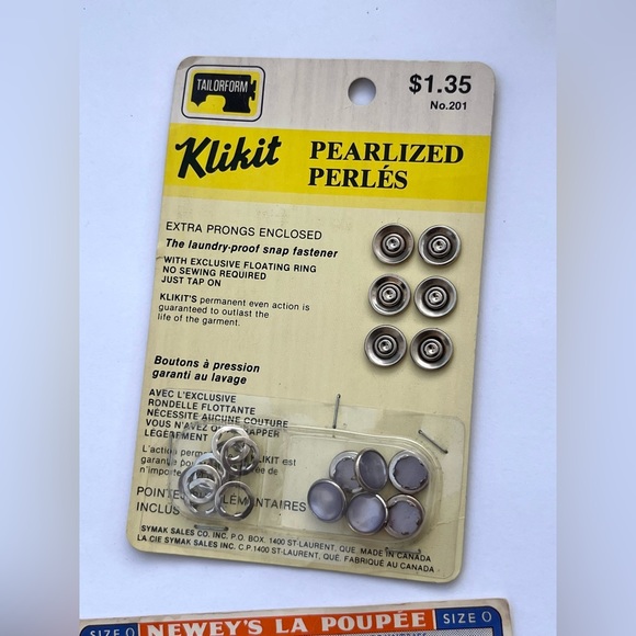 Lot of vintage sewing supplies, hooks, buttons more - Picture 5 of 11